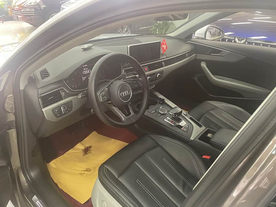 Audi A4L 2018