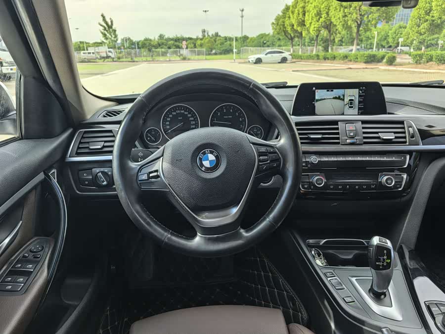 BMW 3 Series 2018 — фото 8