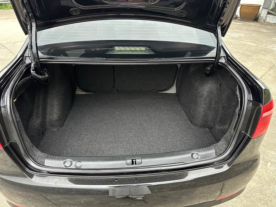 Volkswagen Lavida 2013
