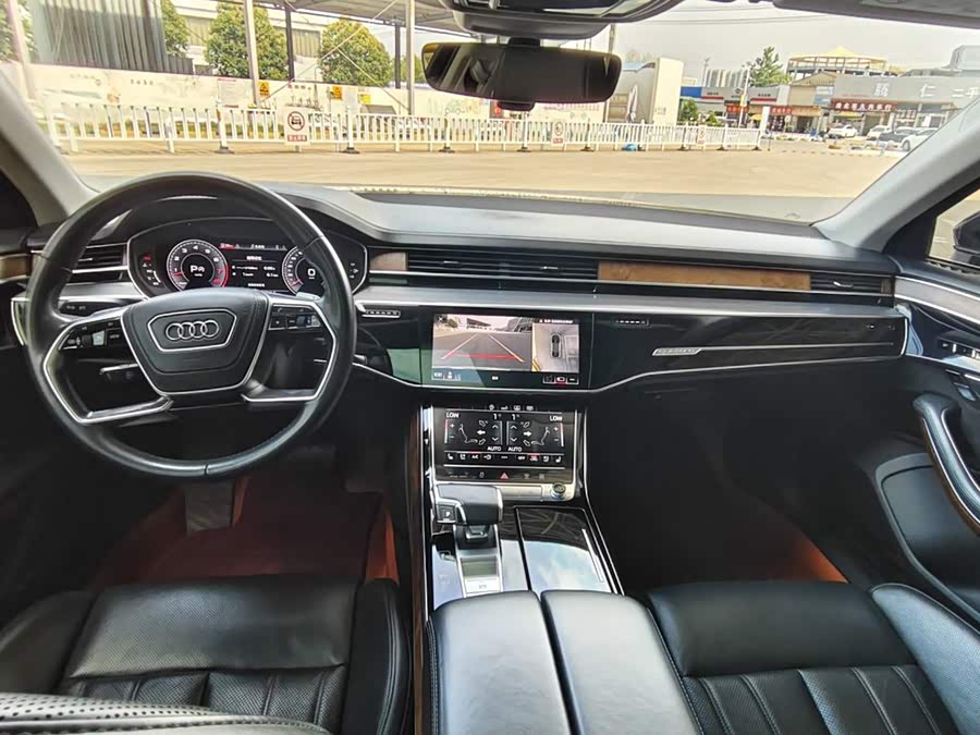 Audi A8 2019 — фото 11
