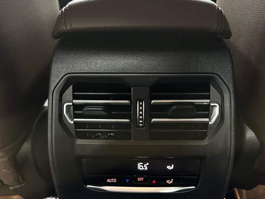 BMW 3 Series 2023 — фото 16