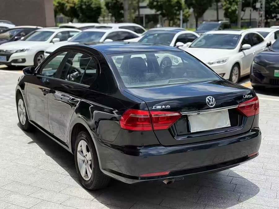 Volkswagen Lavida 2013