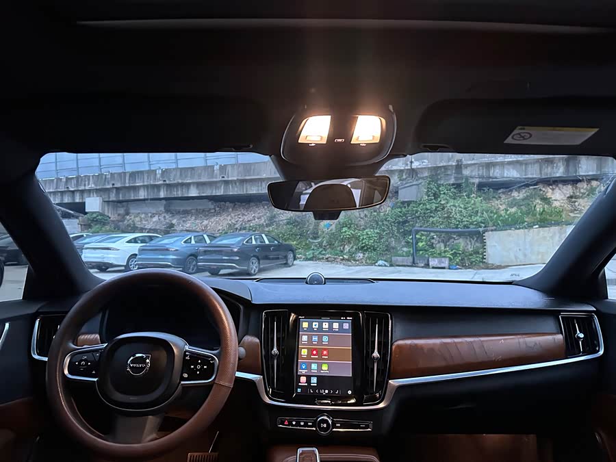 Volvo S90 2024