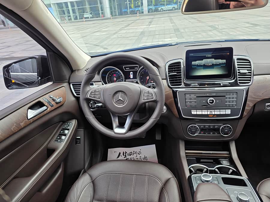 Mercedes-Benz GLE 2017 — фото 9
