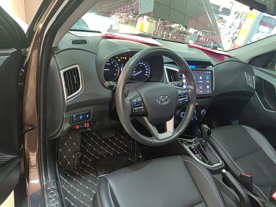 Hyundai ix25 2015 — фото 10