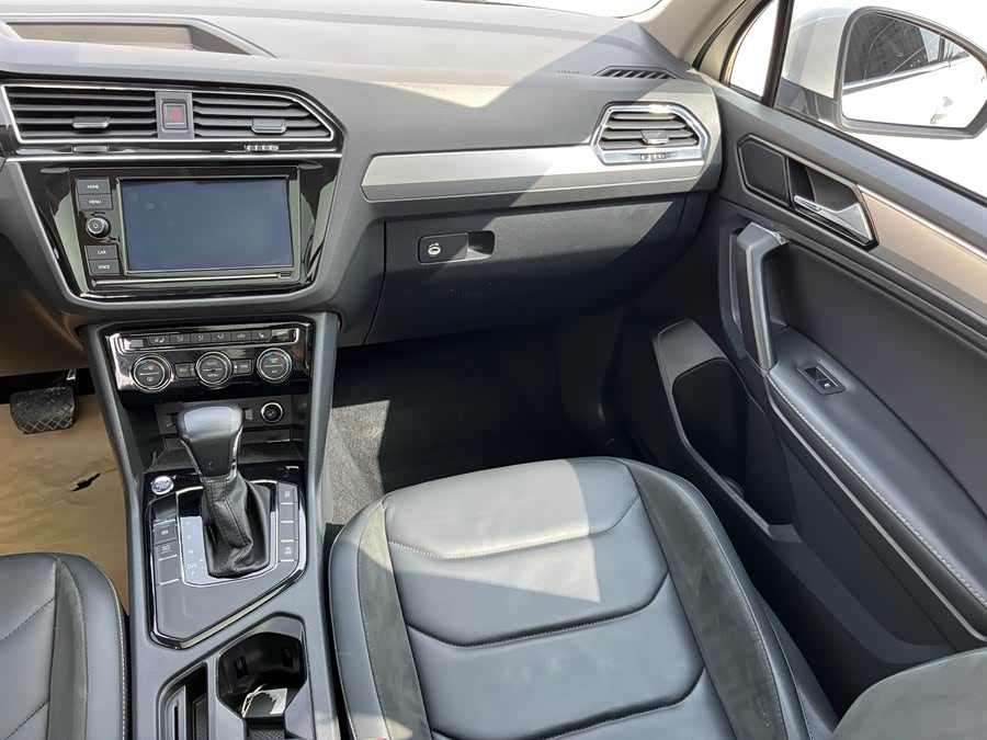Volkswagen Tiguan L 2018 — фото 10