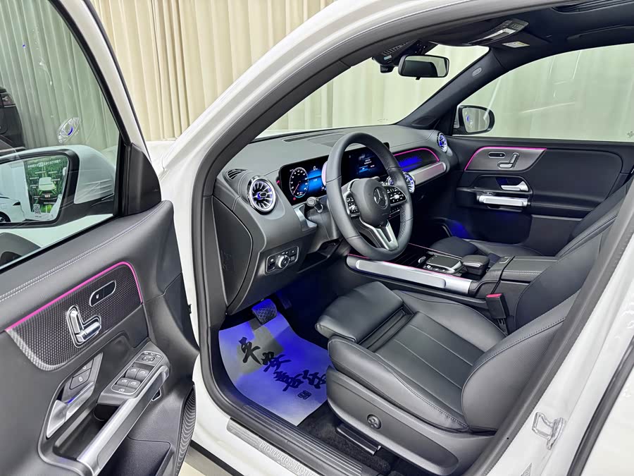 Mercedes-Benz EQB 2024