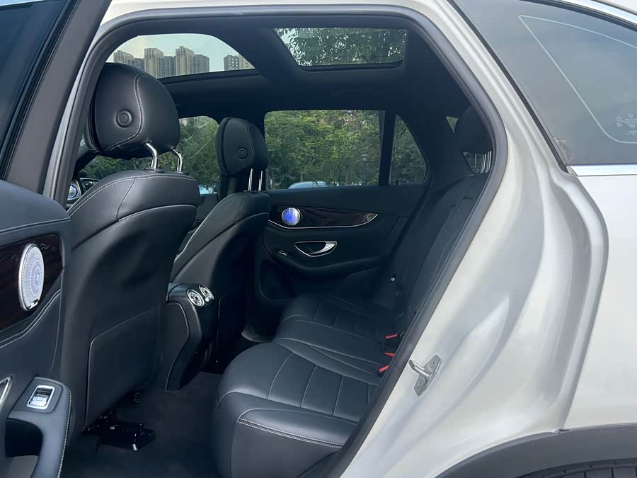 Mercedes-Benz GLC 2018 — фото 15