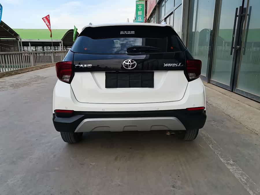 Toyota Yaris L 2021