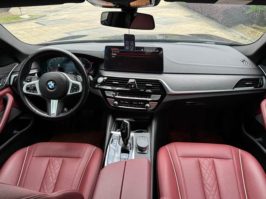 BMW 5 Series 2022 — фото 10