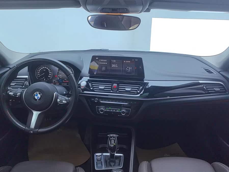 BMW 1 Series 2021 — фото 12