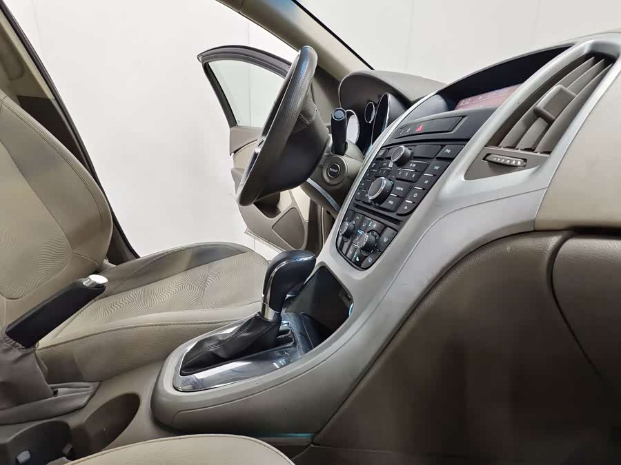Buick Excelle GT 2013 — фото 15