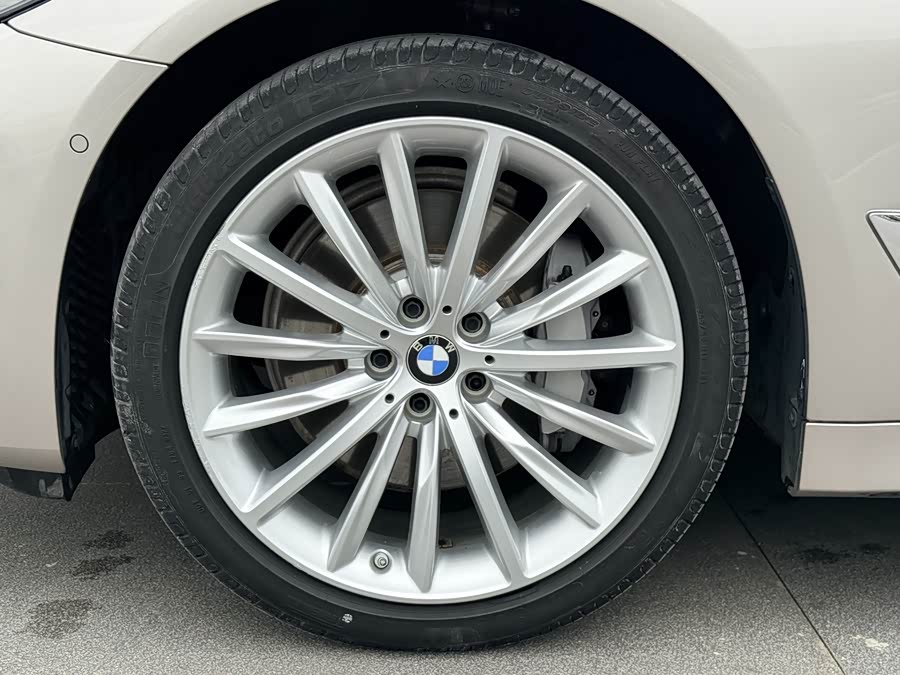 BMW 5 Series 2021 — фото 10