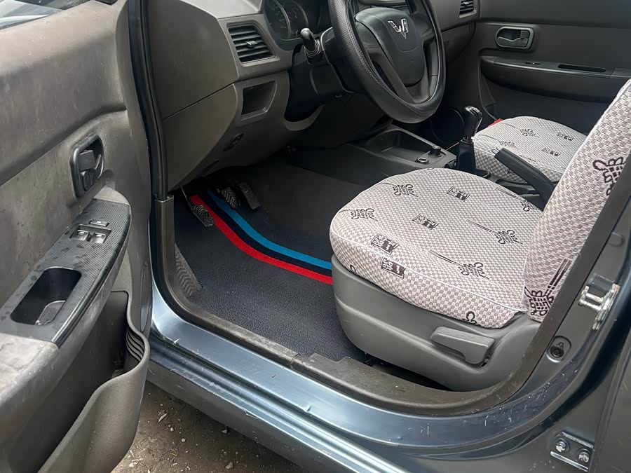 Wuling Hongguang 2014