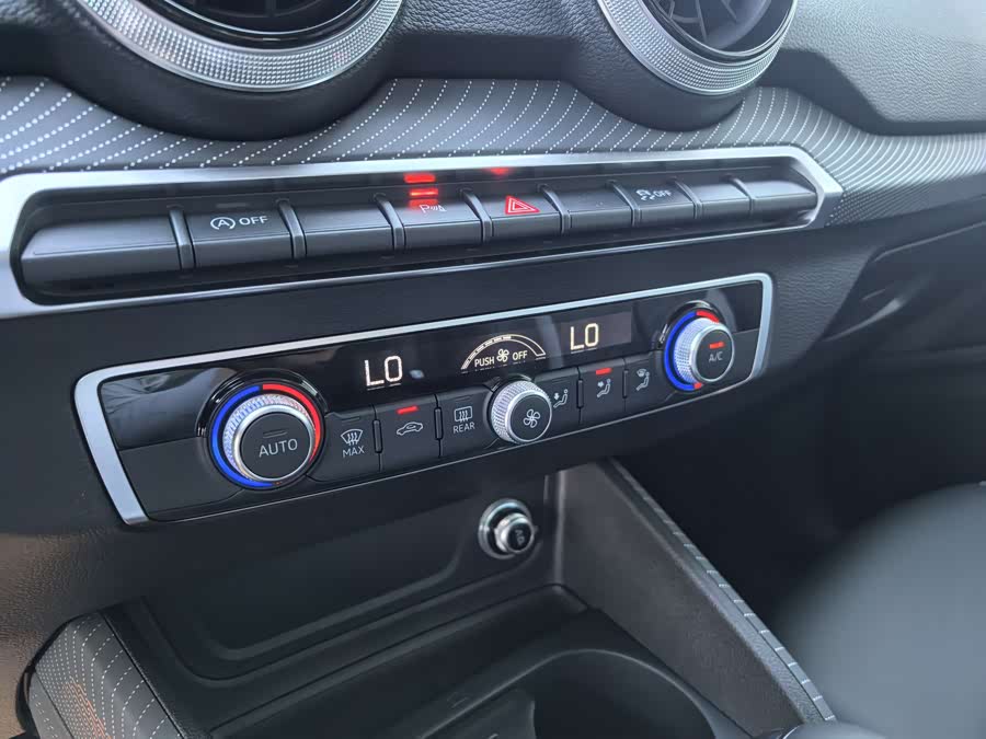 Audi Q2L 2025