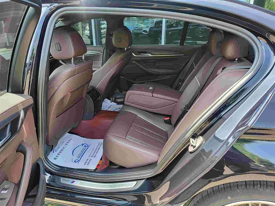 BMW 5 Series 2022 — фото 15