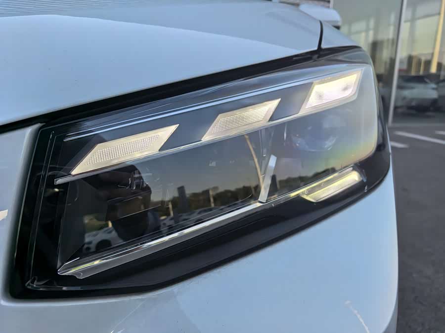 Audi Q2L 2025