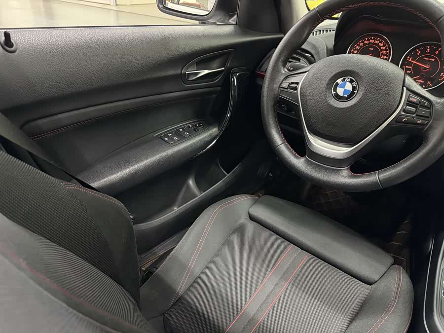 BMW 1 Series 2015 — фото 13