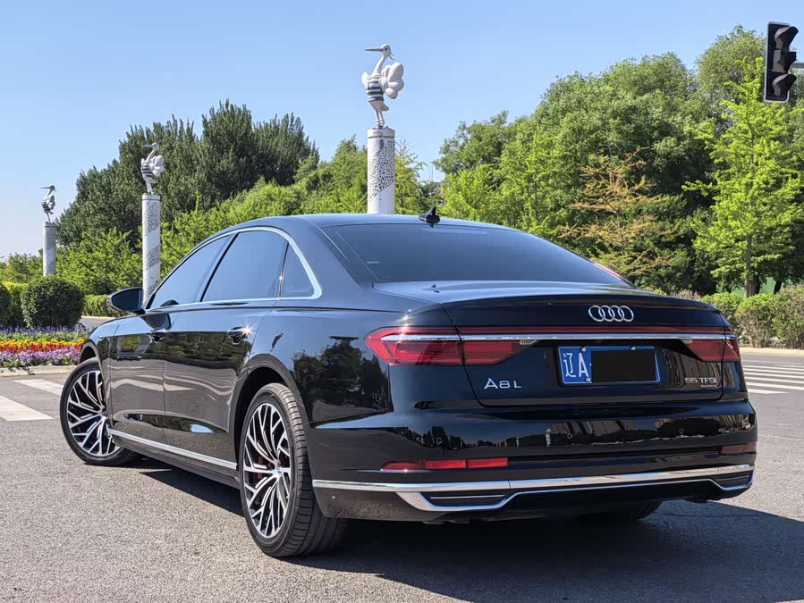 Audi A8 2022