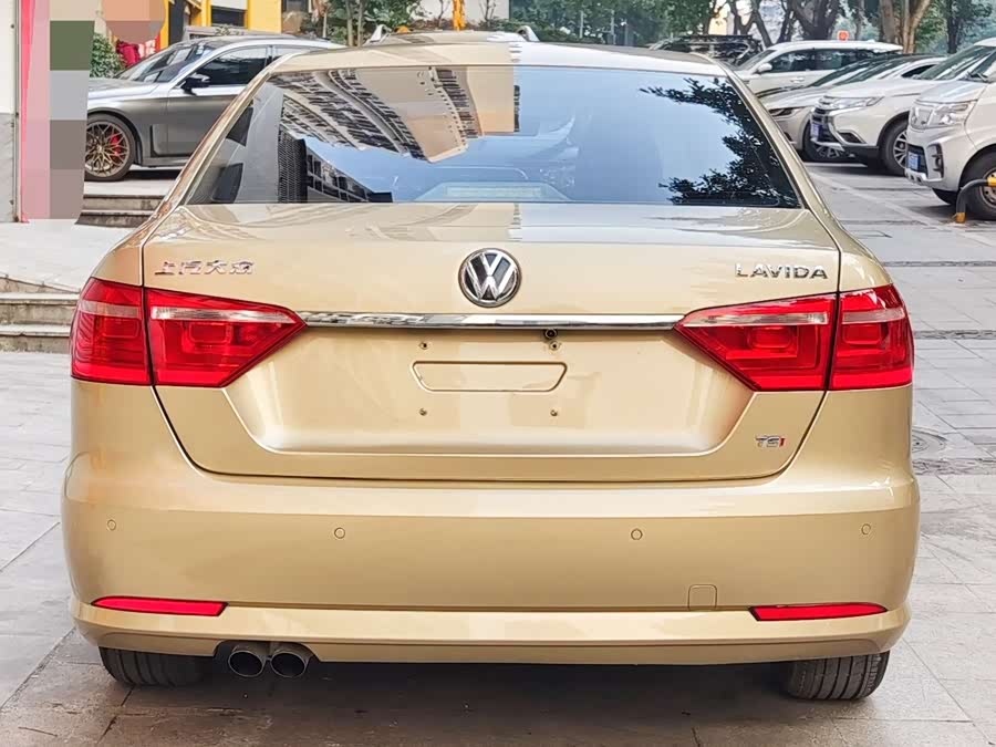 Volkswagen Lavida 2013