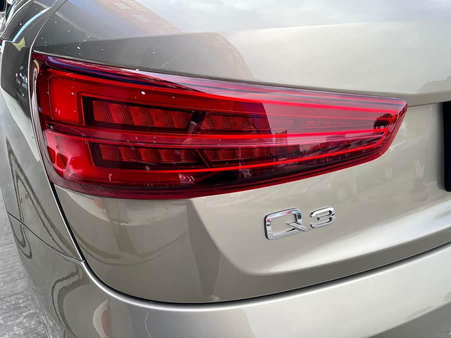 Audi Q3 2016 — фото 13