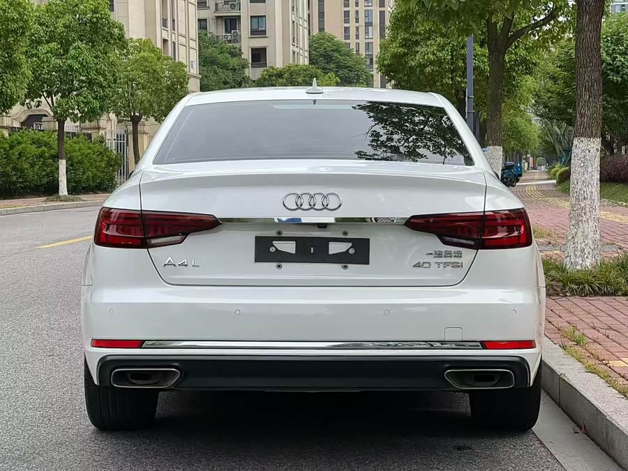 Audi A4L 2019