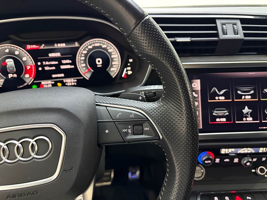 Audi Q3 Sportback 2022 — фото 11