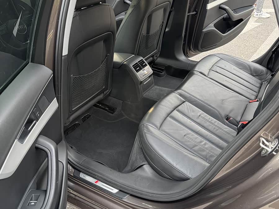 Audi A4L 2019