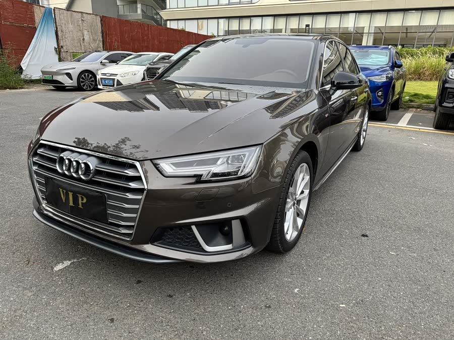 Audi A4L 2019