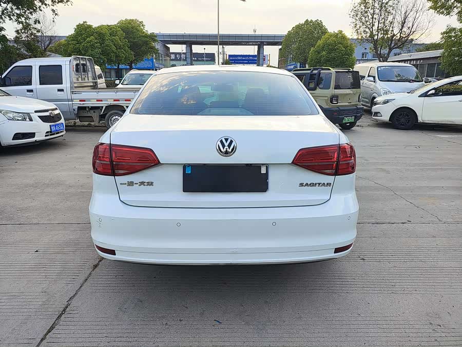 Volkswagen Sagitar 2018