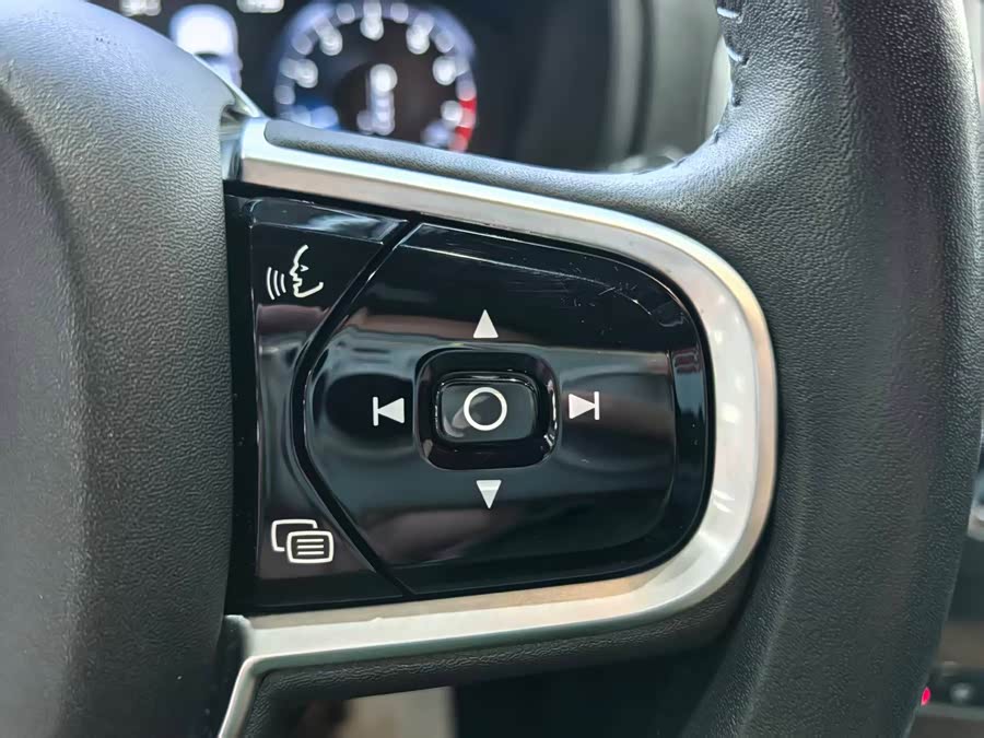 Volvo XC90 2019 — фото 15