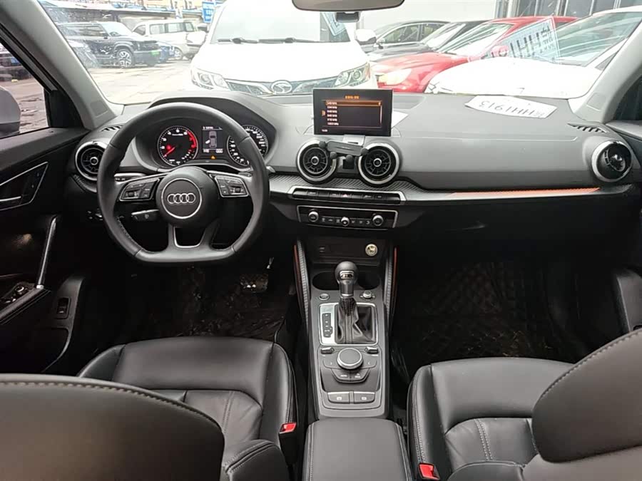 Audi Q2L 2023