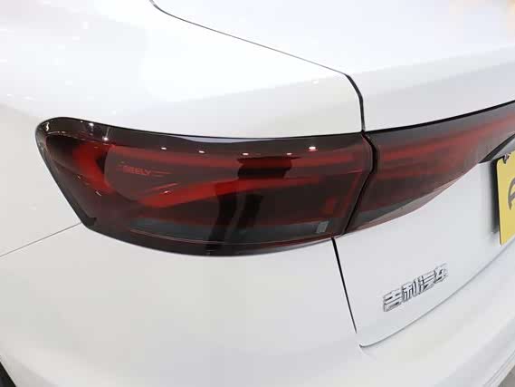 Geely Emgrand 2025 — фото 14