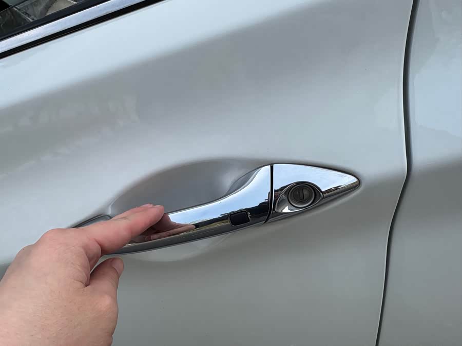 Hyundai Elantra 2015 — фото 14