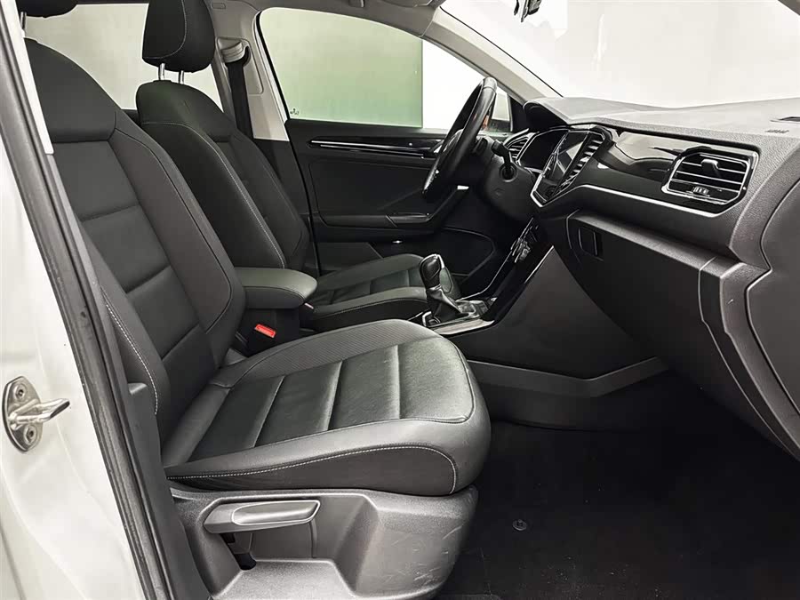 Volkswagen T-Roc 2021 — фото 15