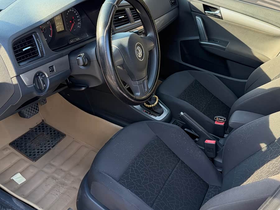 Volkswagen Lavida 2015