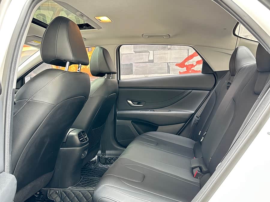 Hyundai Elantra 2023