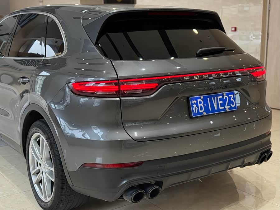 Porsche Cayenne 2019 — фото 19