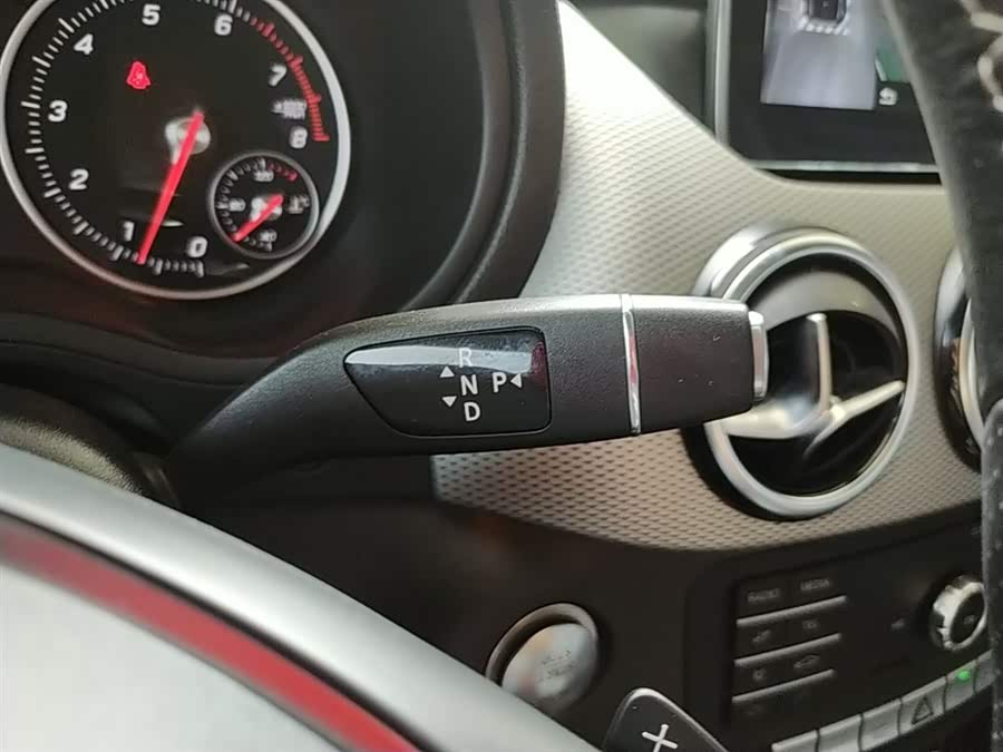 Mercedes-Benz B-Class 2019 — фото 14
