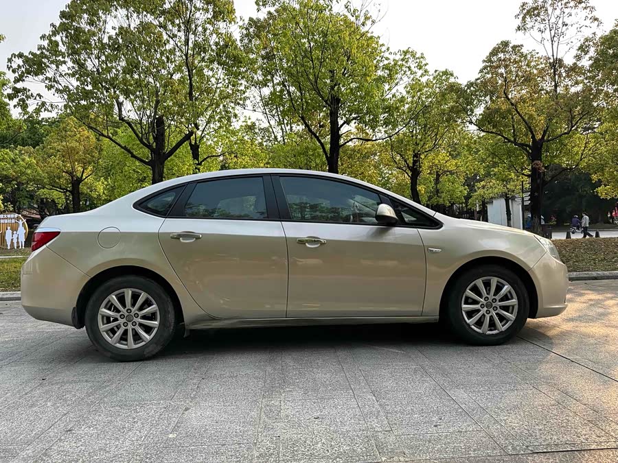 Buick Excelle 2013