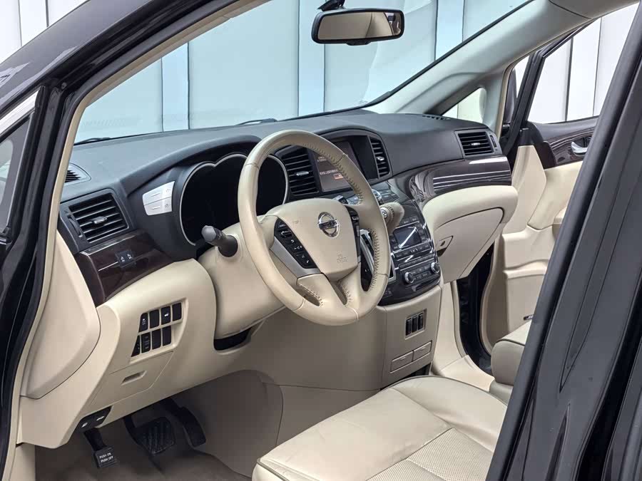 Nissan Quest 2015 — фото 9