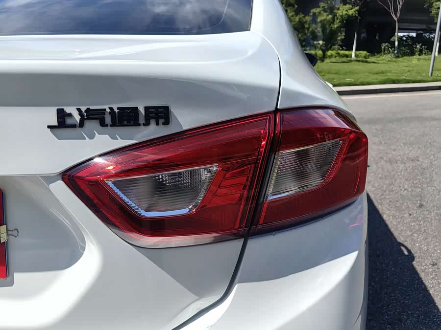 Chevrolet Cruze 2018 — фото 15