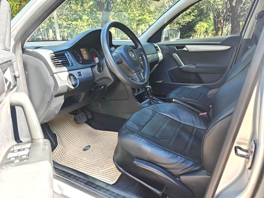 Volkswagen Lavida 2013