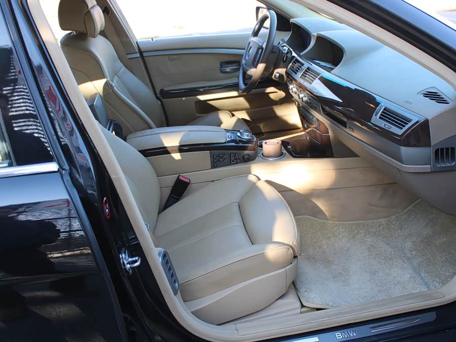 BMW 7 Series 2005 — фото 21