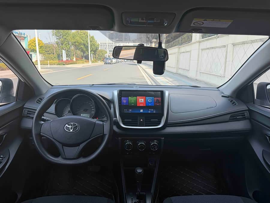 Toyota Yaris L 2019 — фото 8