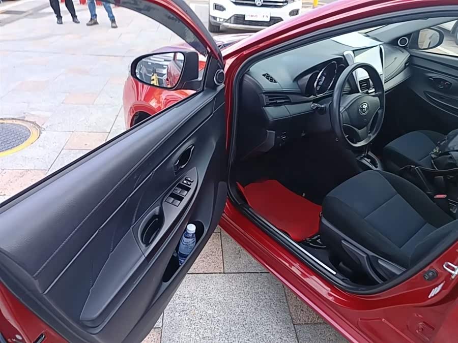 Toyota Yaris L 2019 — фото 16