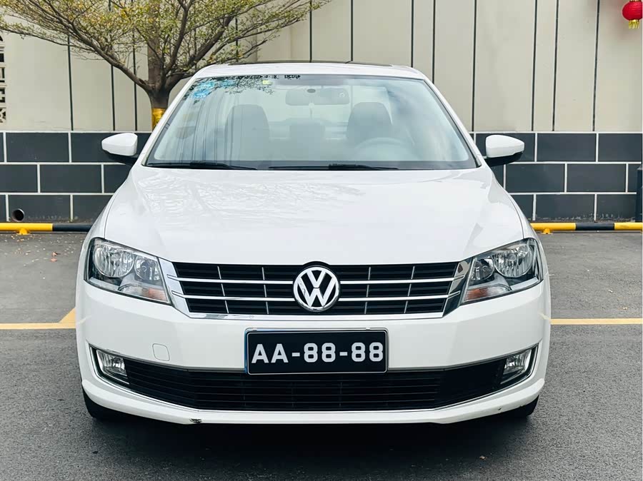 Volkswagen Lavida 2013