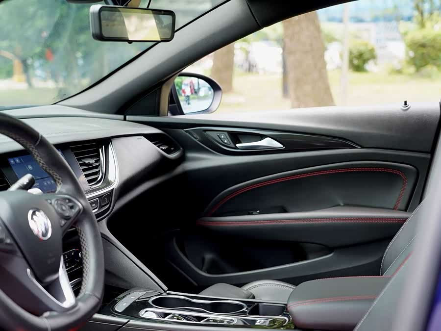 Buick Regal 2020 — фото 16