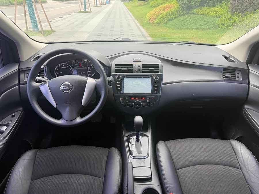 Nissan Tiida 2011