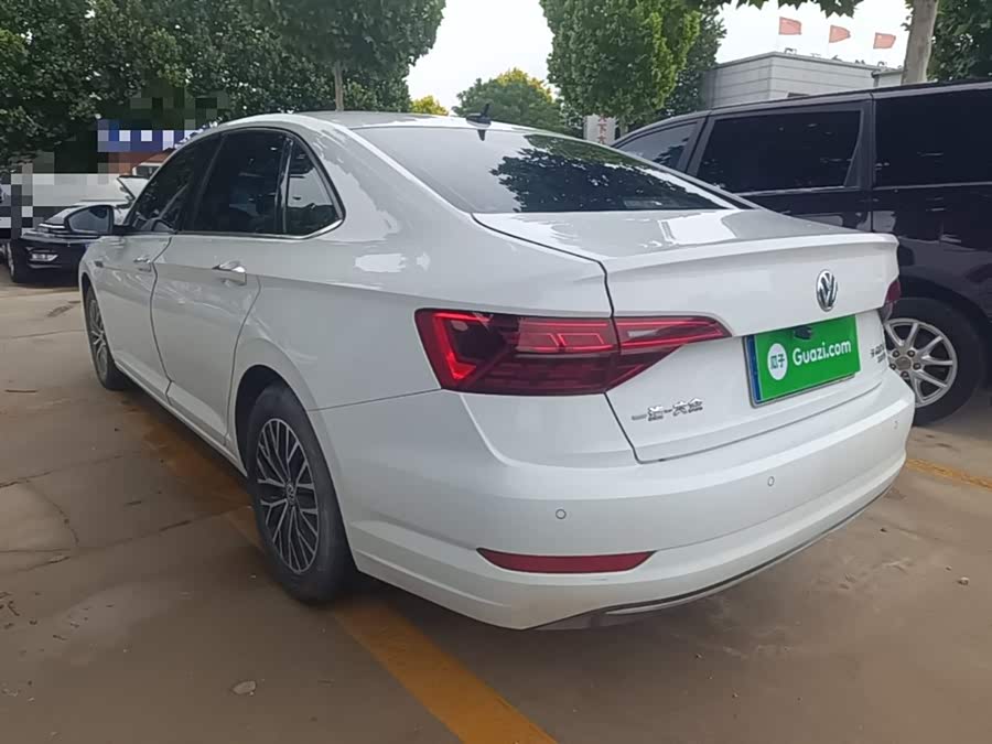 Volkswagen Sagitar 2021